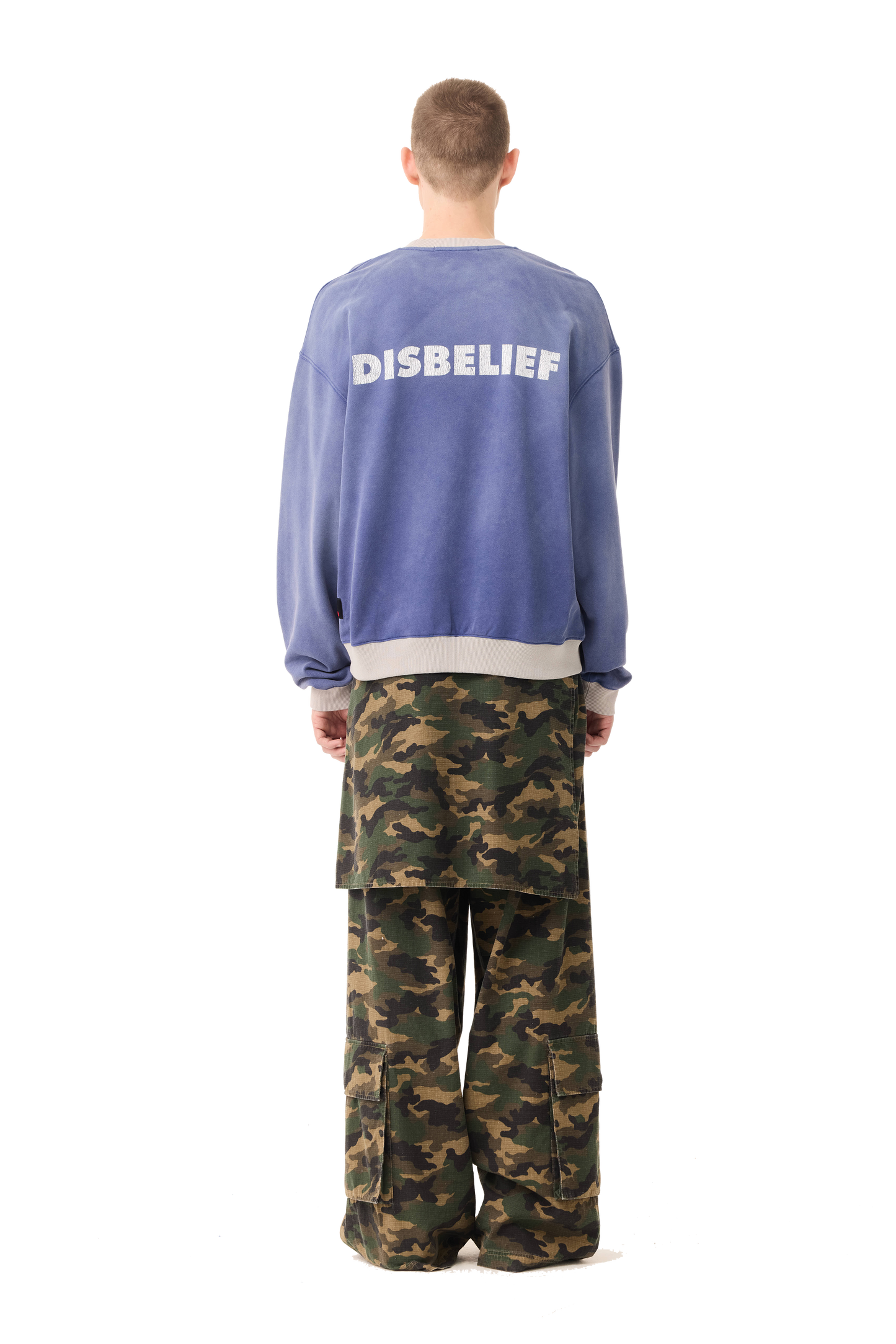 BELIEVE CREWNECK